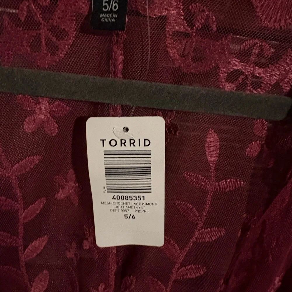 Torrid Crochet Lace Kimono Size 5/6 NWT - Picture 2 of 3